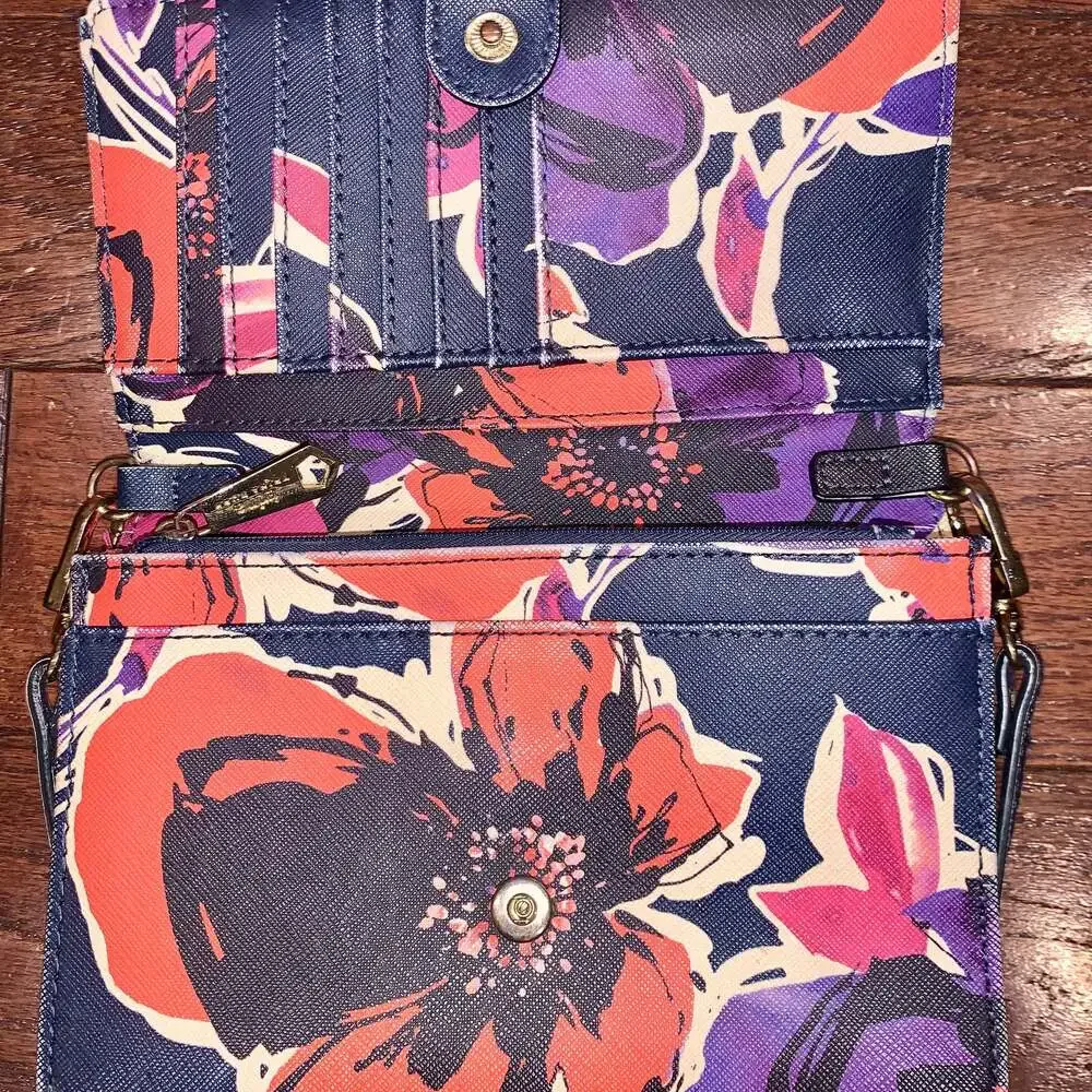 Trina Turk Black Multi Watercolor Floral Trifold Wallet Crossbody NWT‎ Chain